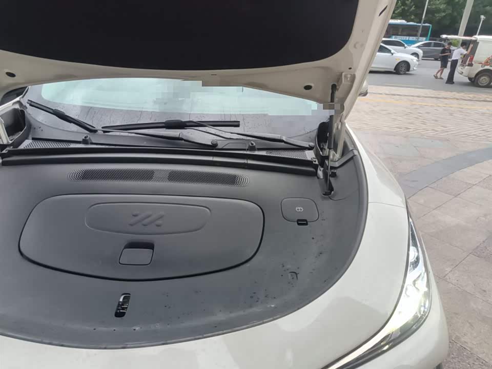 IM Motors Zhiji LS6 IM Motors Zhiji LS6