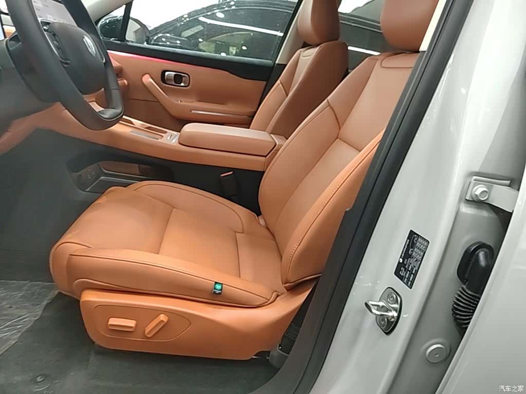 Leapmotor C10, 2025 15