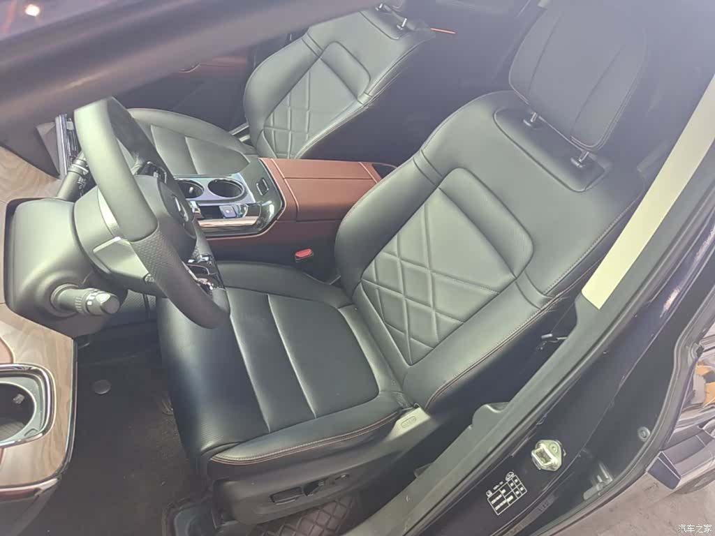 Trumpchi E8, 2024 15