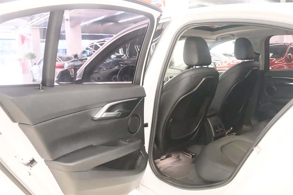 BMW 1 Series, 2018 13