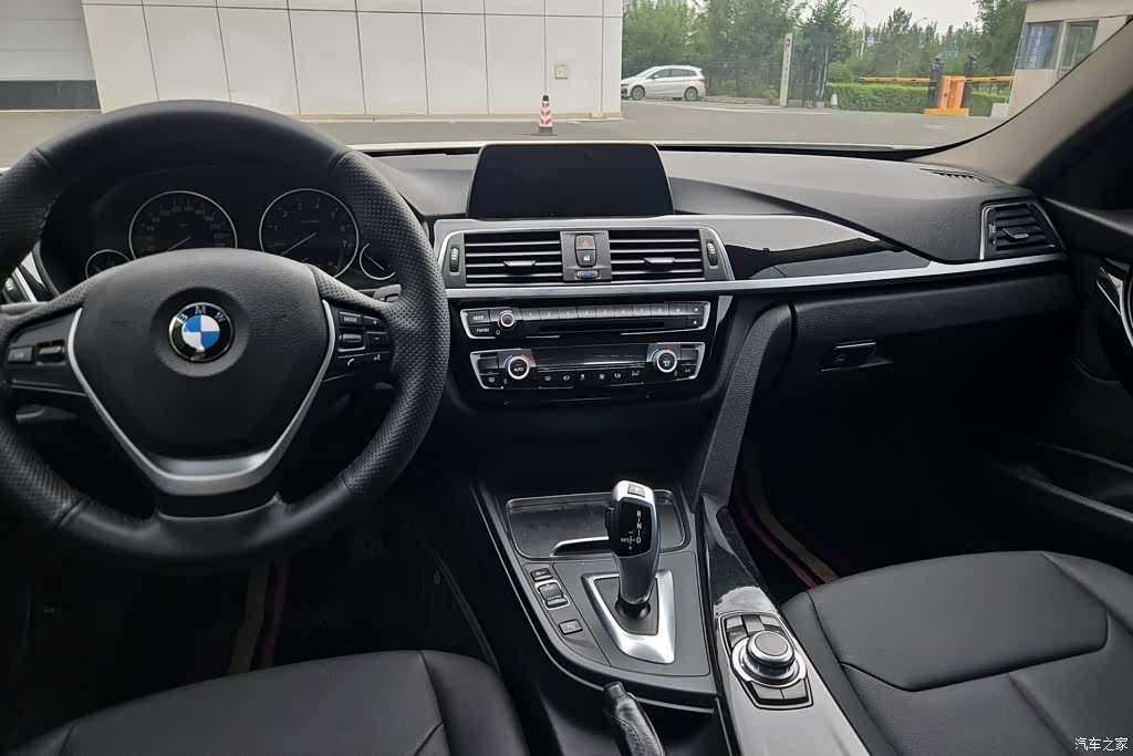 BMW 3 Series, 2016 13