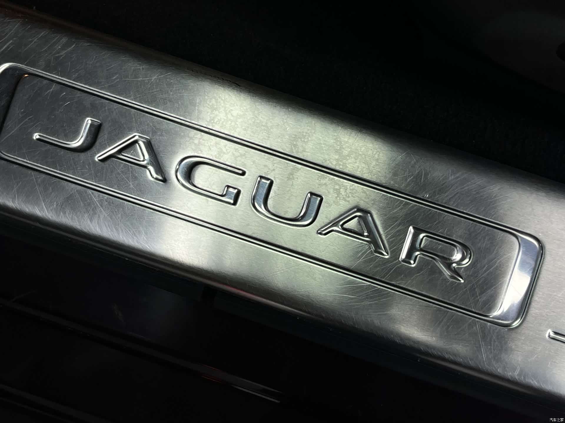 Jaguar XJ, 2015 11
