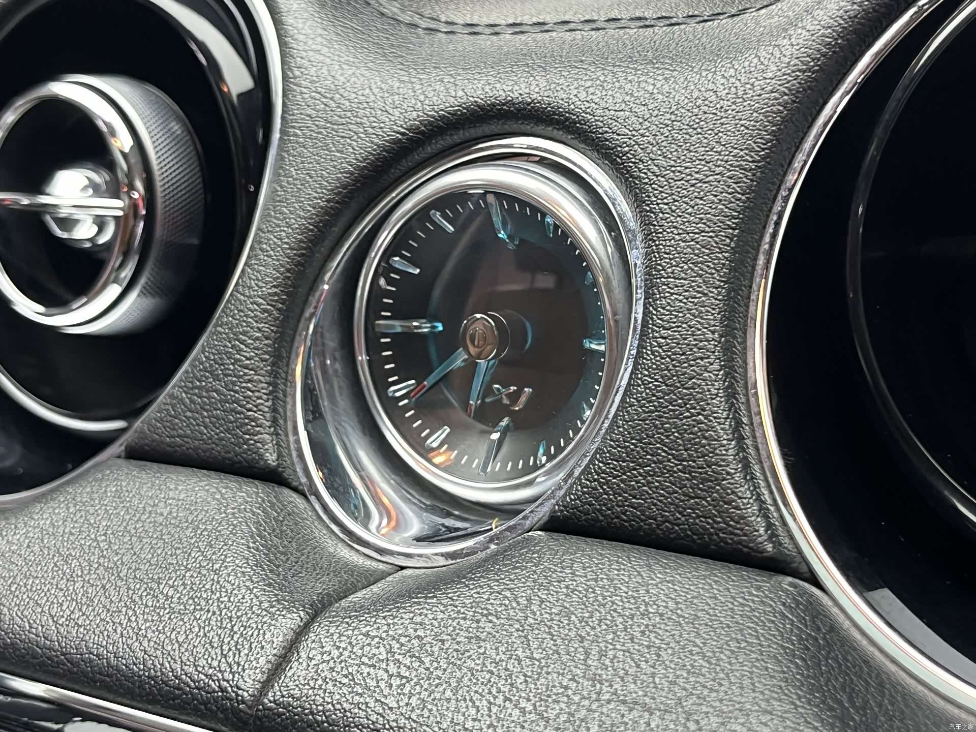 Jaguar XJ, 2015 15