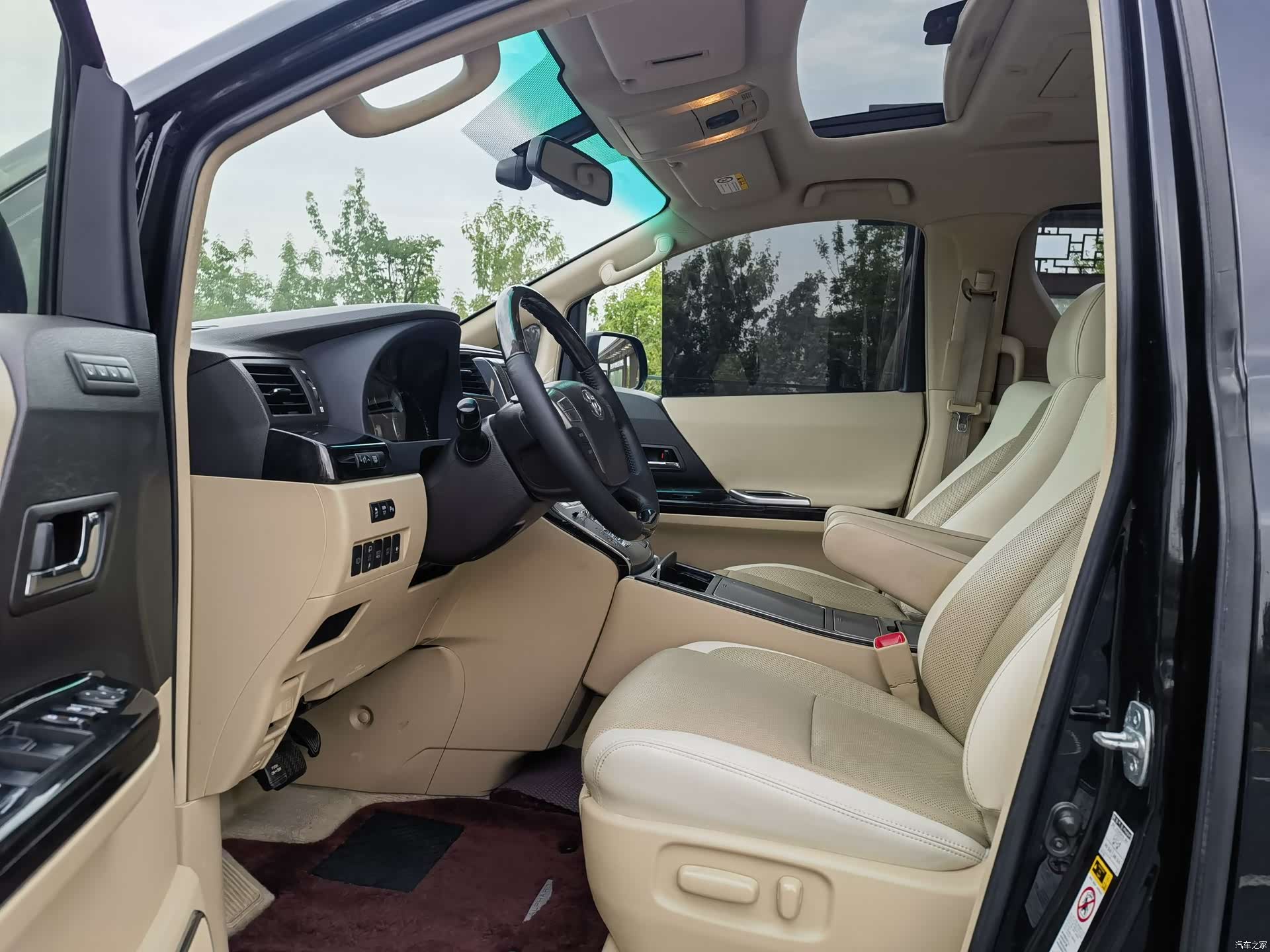 Toyota Alphard, 2015 8