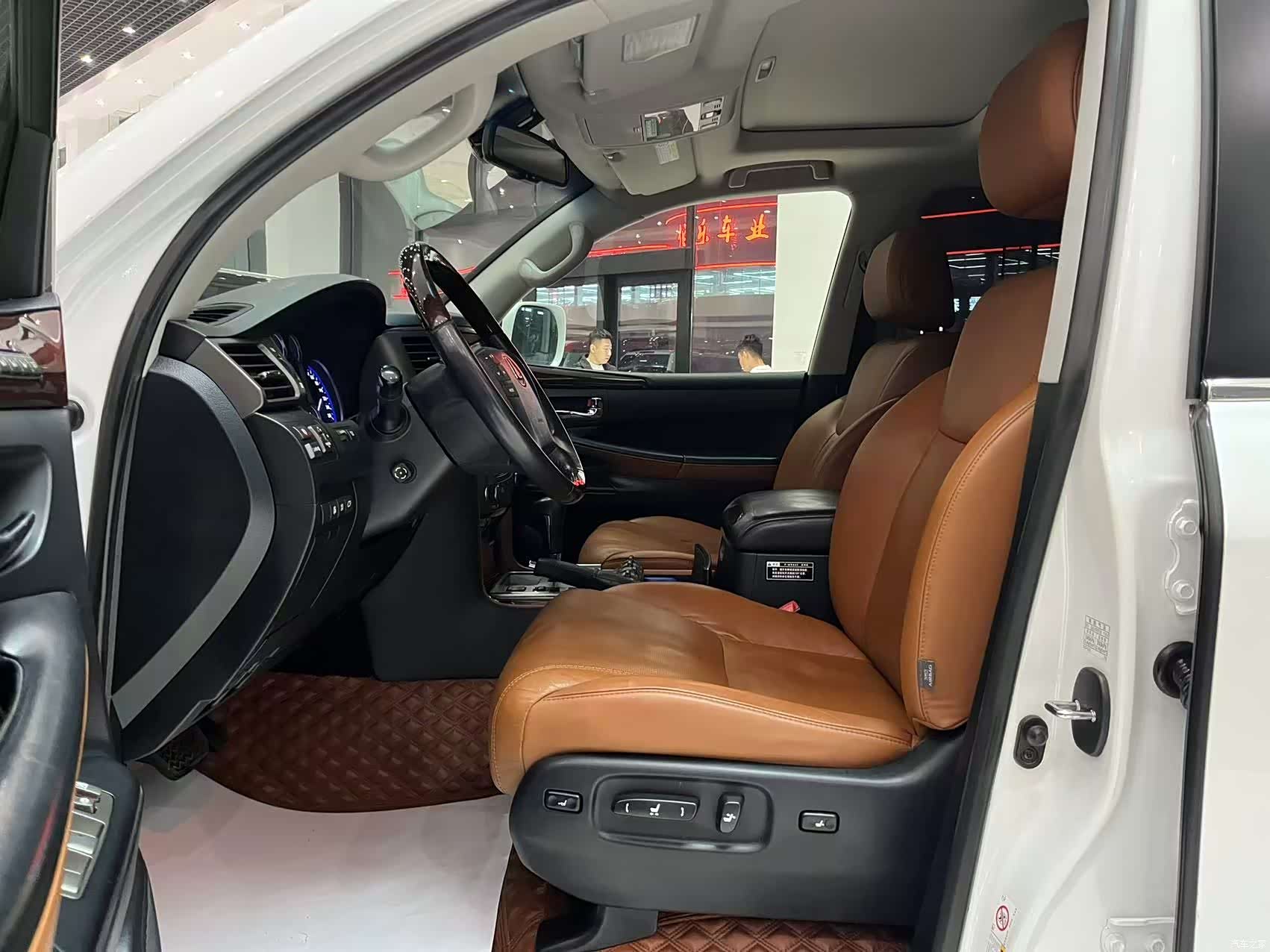 Lexus LX, 2012 7