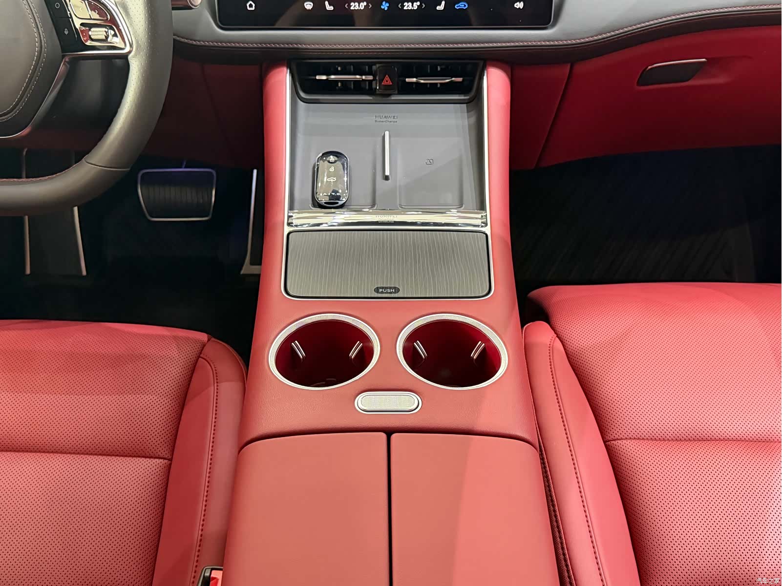 AITO M5, 2025 12