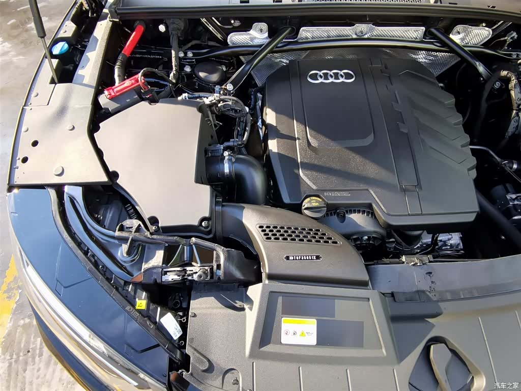 Audi Q5L, 2025 10