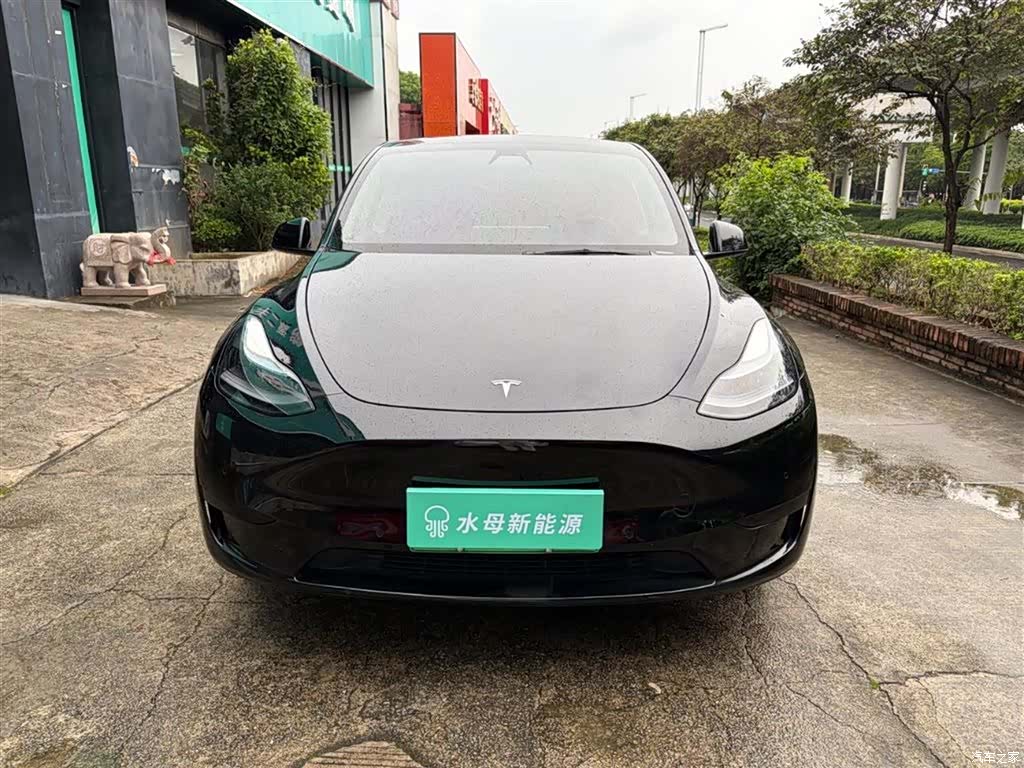 Tesla Model Y, 2022 2
