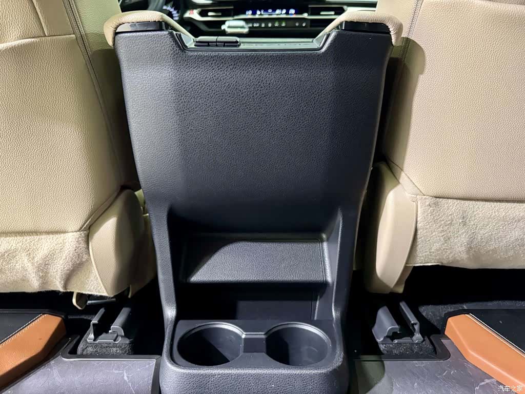 Toyota Granvia, 2024 21