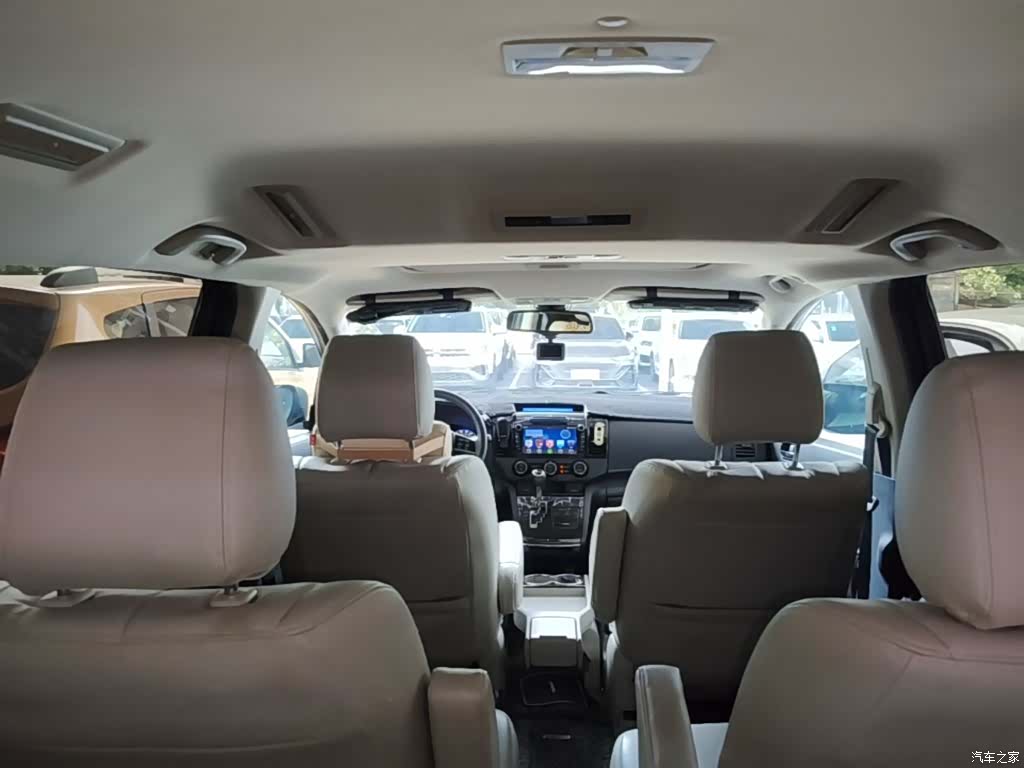 Mazda 8, 2016 18