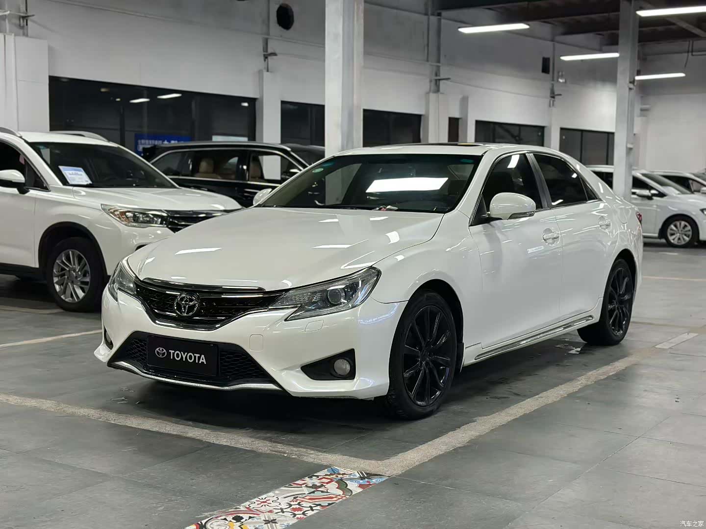 Toyota 2.5V, 2014 2