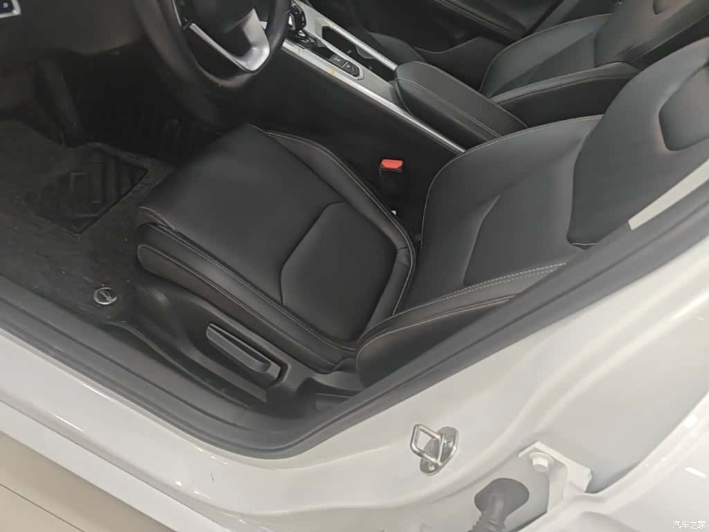 Geely Emgrand, 2025 15