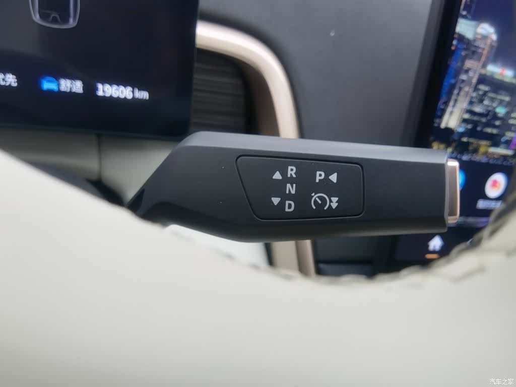 DongFeng eπ008, 2025 13