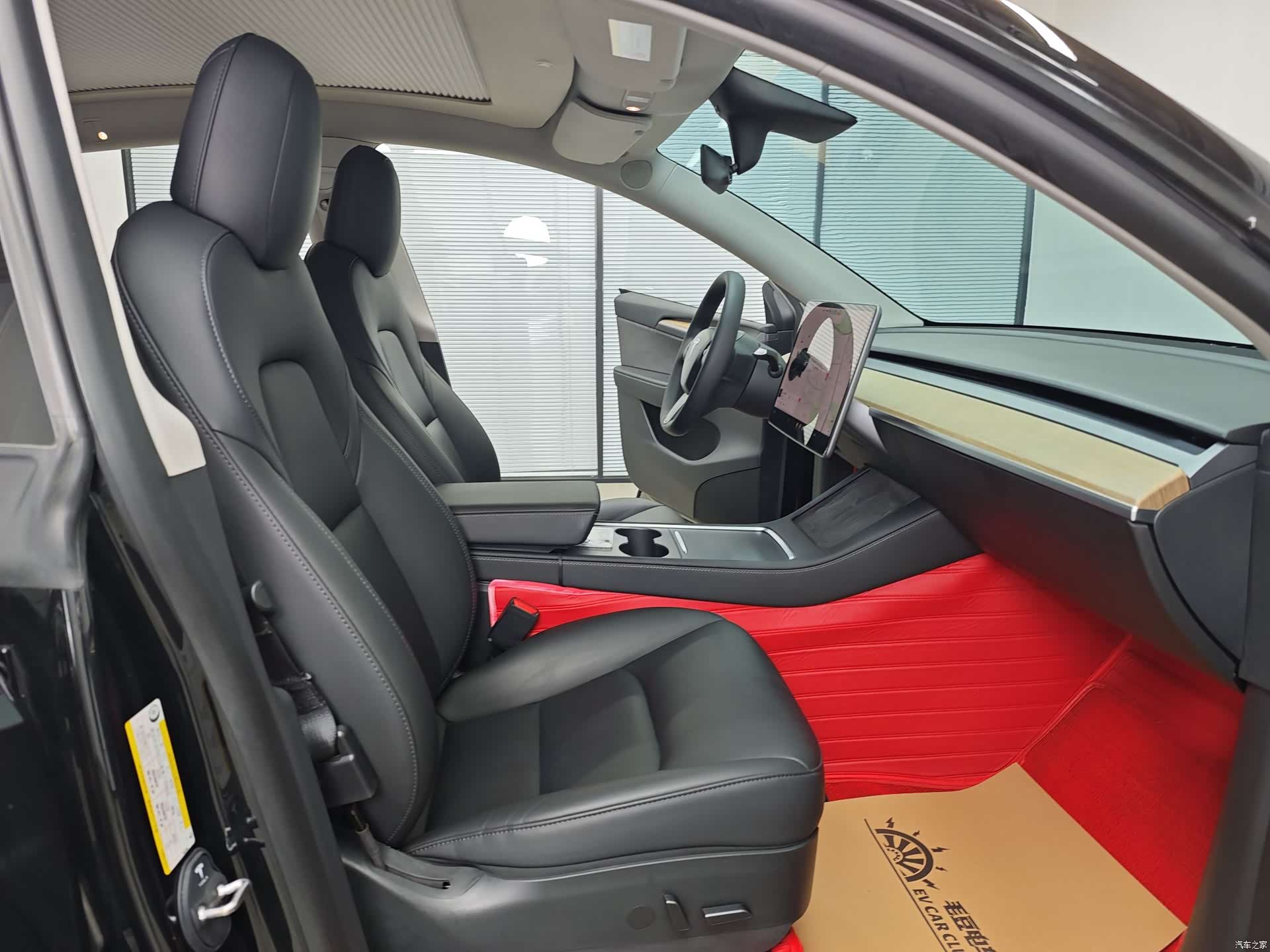 Tesla Model Y, 2021 38
