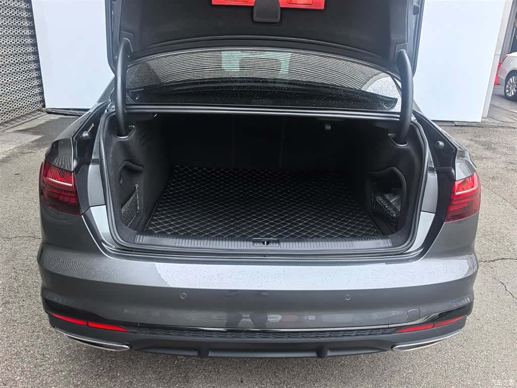 Audi A4L, 2024 14