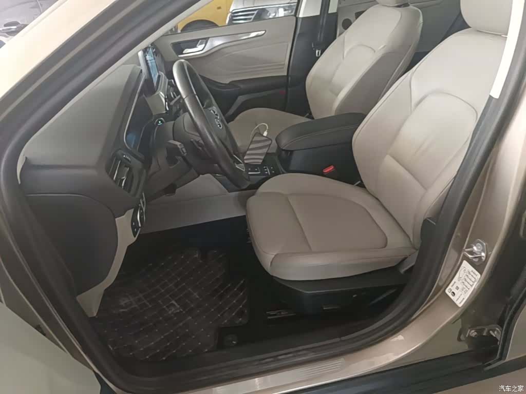 Ford Focus, 2019 15