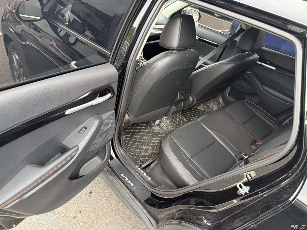 Kia Seltos, 2023 3