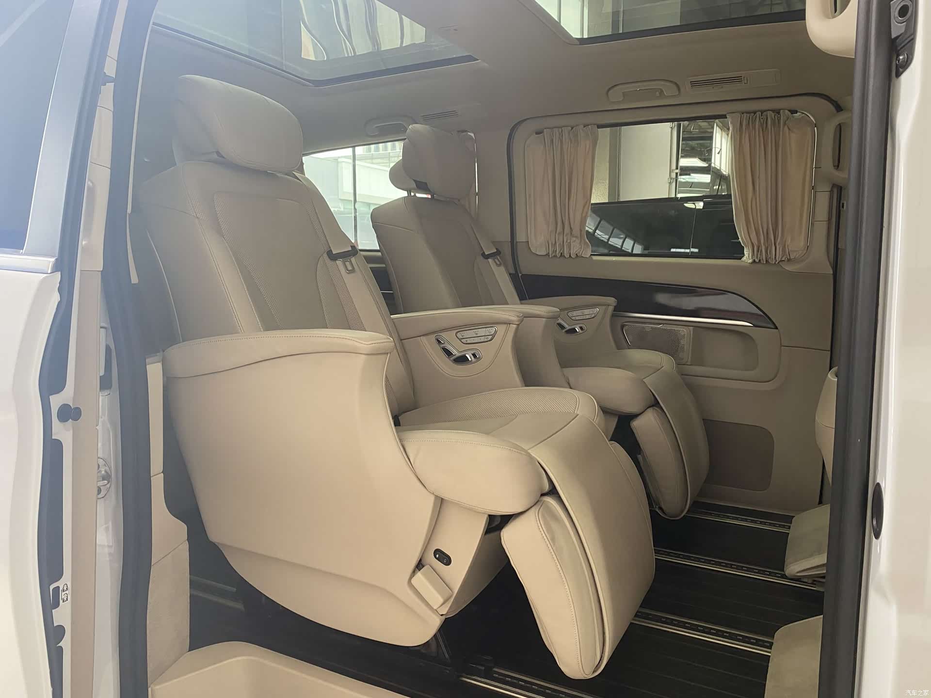 Mercedes-Benz V-Class, 2020 16