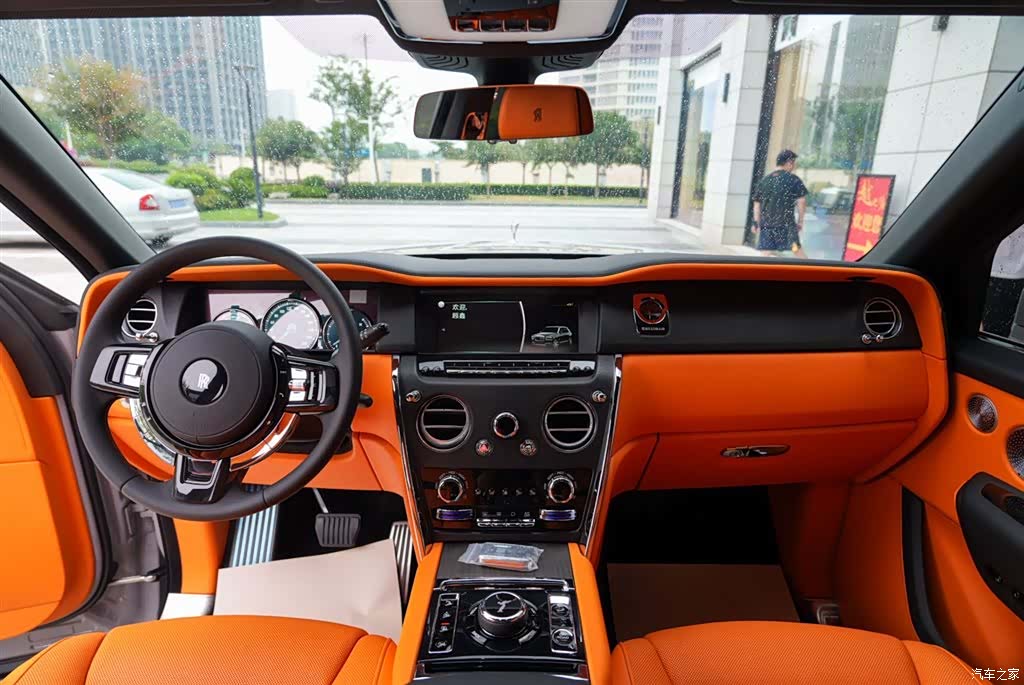 Rolls-Royce Cullinan, 2024 14