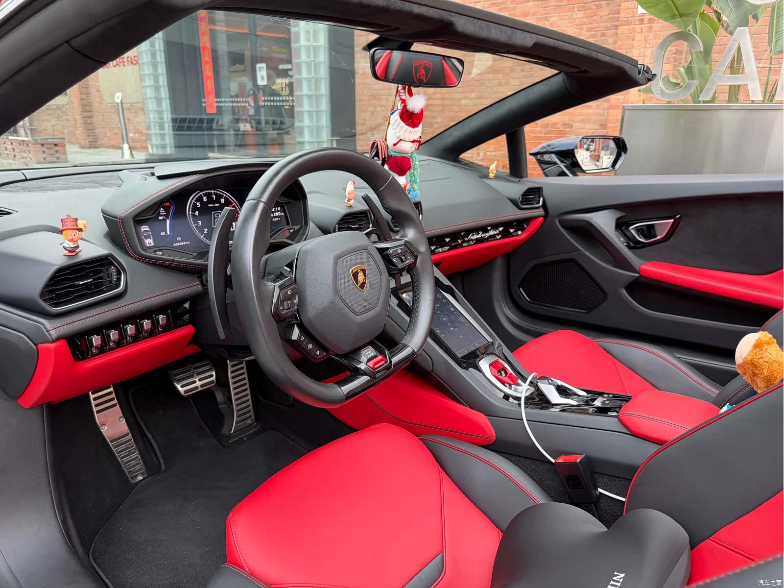 Lamborghini Huracán, 2021 все фото