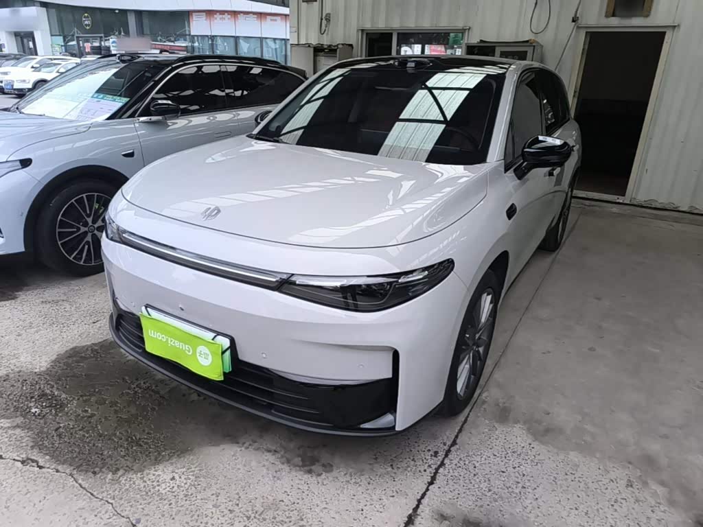 Leapmotor C10