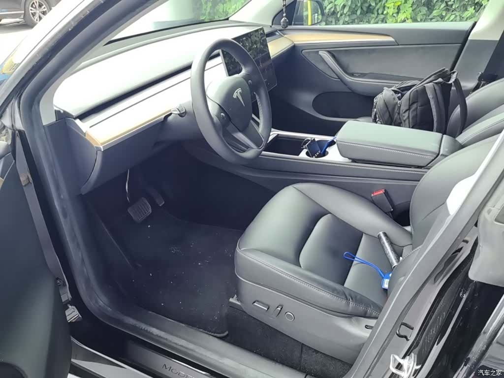 Tesla Model Y, 2022 15
