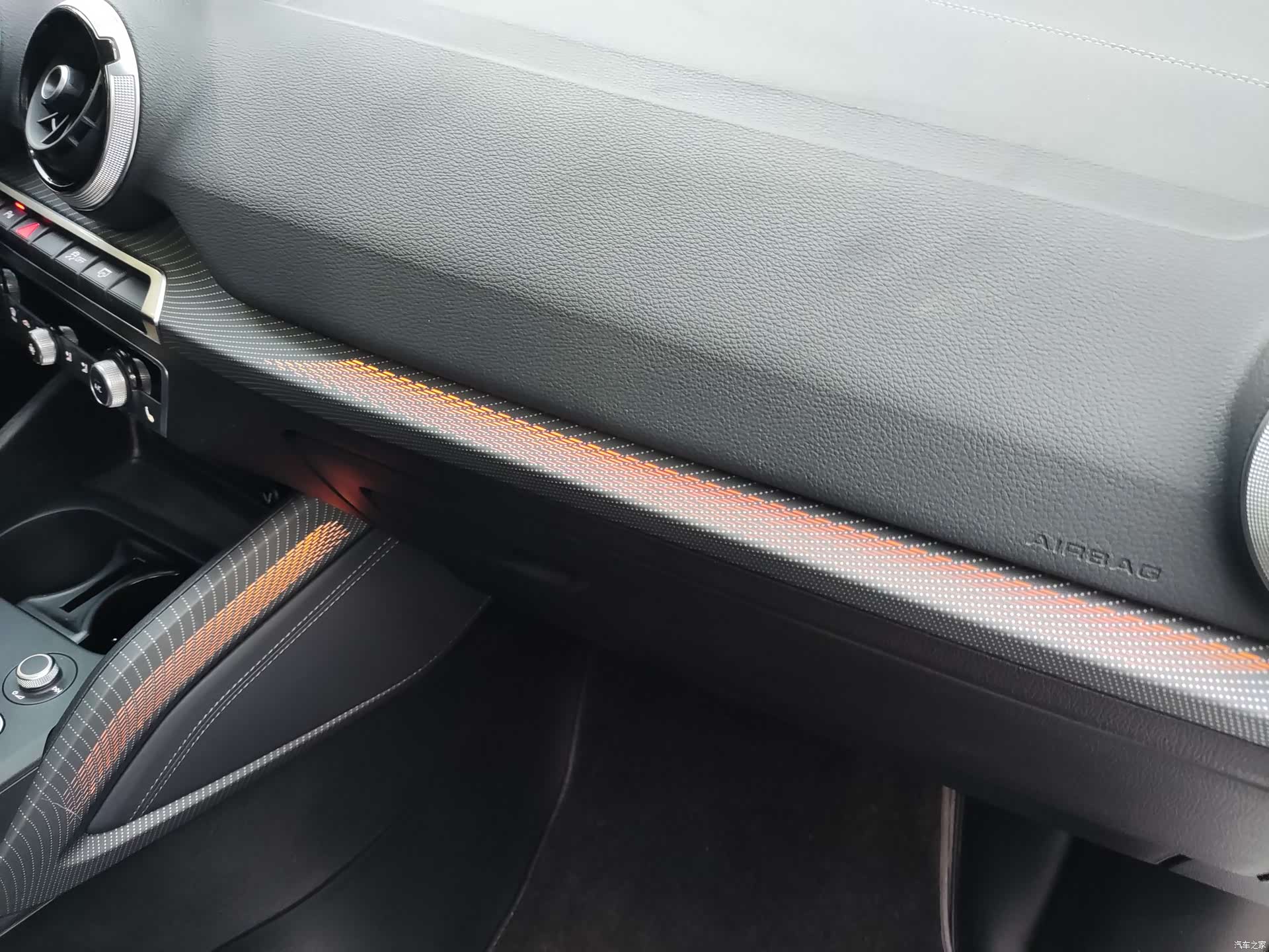 Audi Q2L, 2022 8
