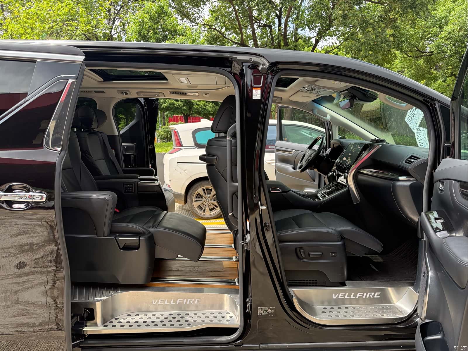 Toyota Vellfire, 2020 16