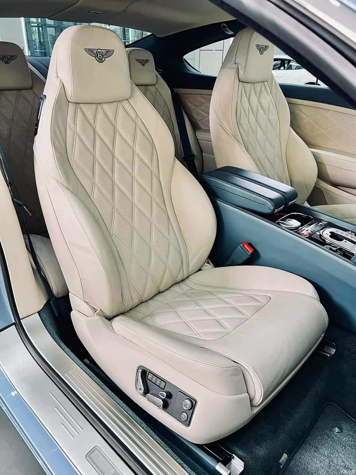 Bentley Continental GT, 2012 все фото