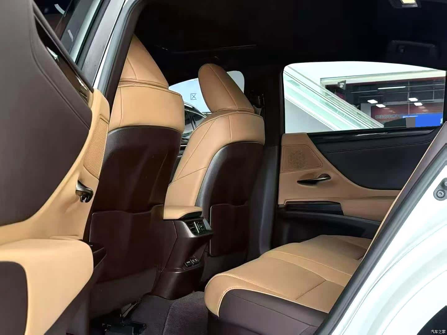 Lexus ES, 2020 9