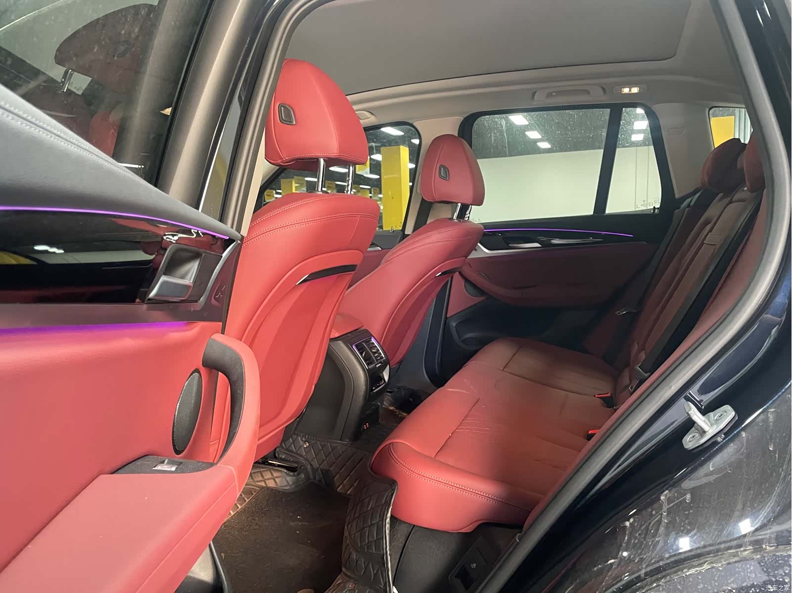 BMW iX3, 2025 3