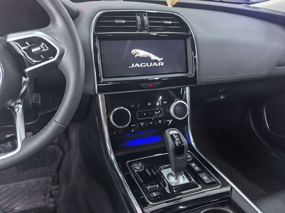 Jaguar XEL