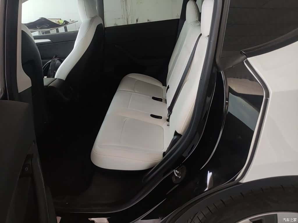 Tesla Model Y, 2022 17