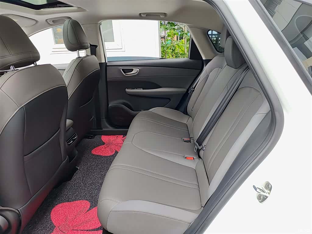 Roewe D6, 2026 8