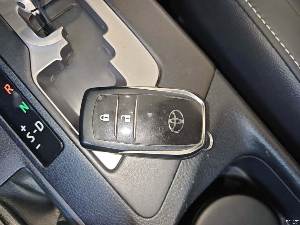Toyota RAV4, 2016 9