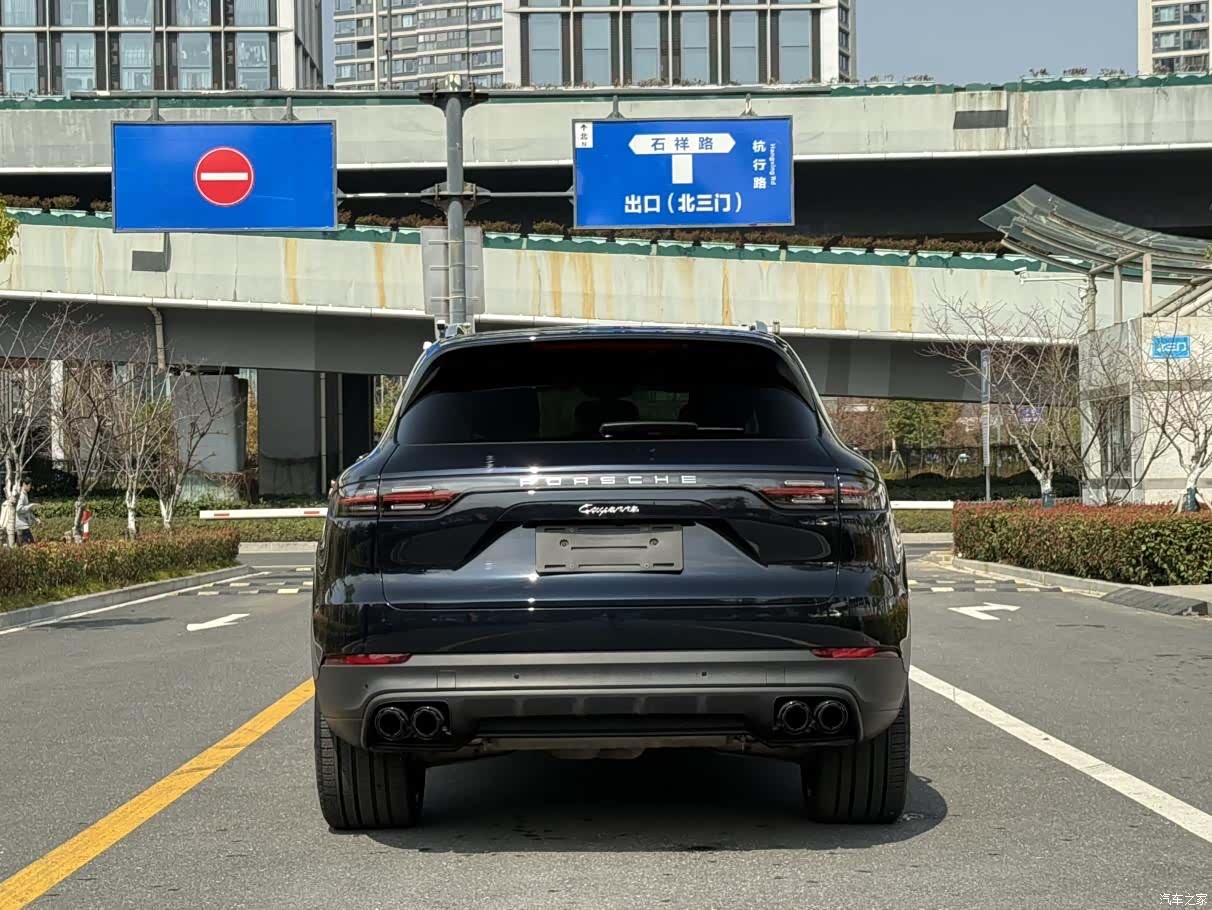 Porsche Cayenne, 2022 все фото