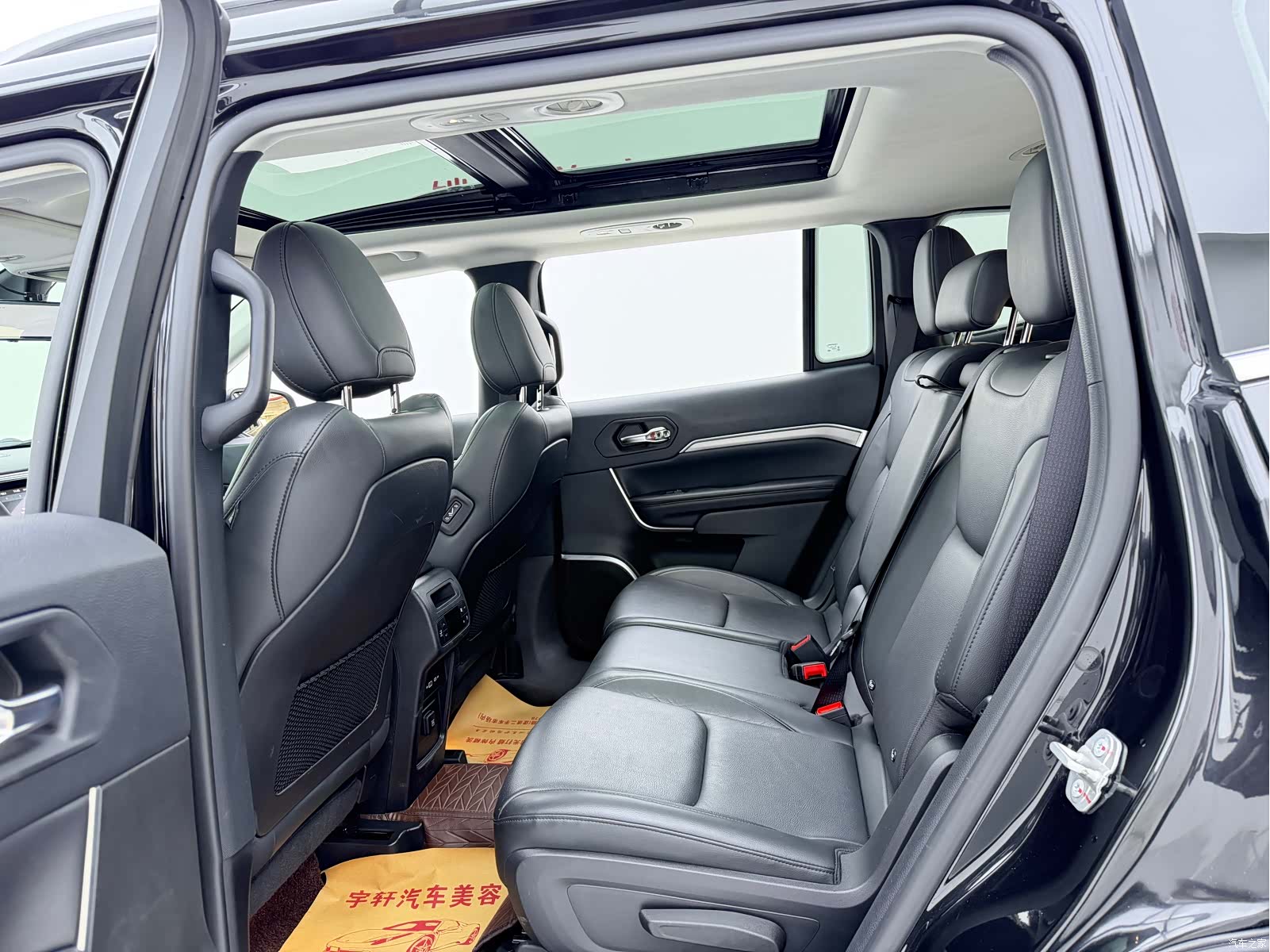 Jeep Grand Commander, 2022 9