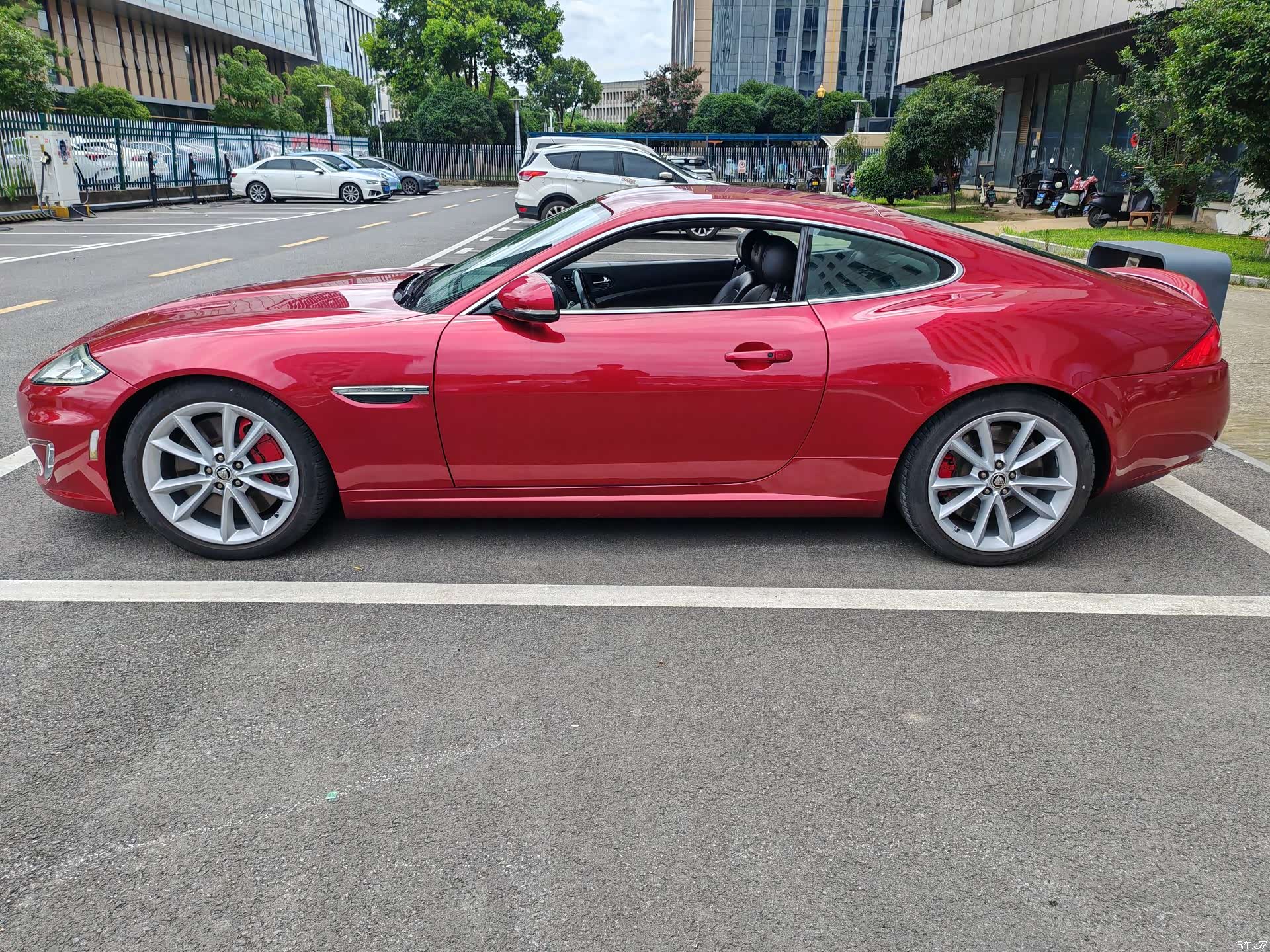 Jaguar XK, 2012 2