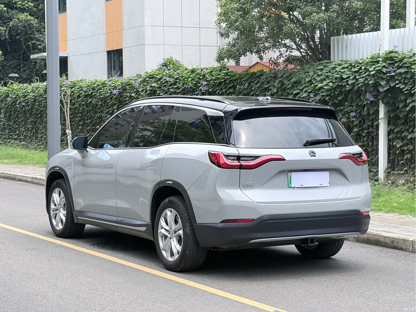NIO ES8, 2019 4