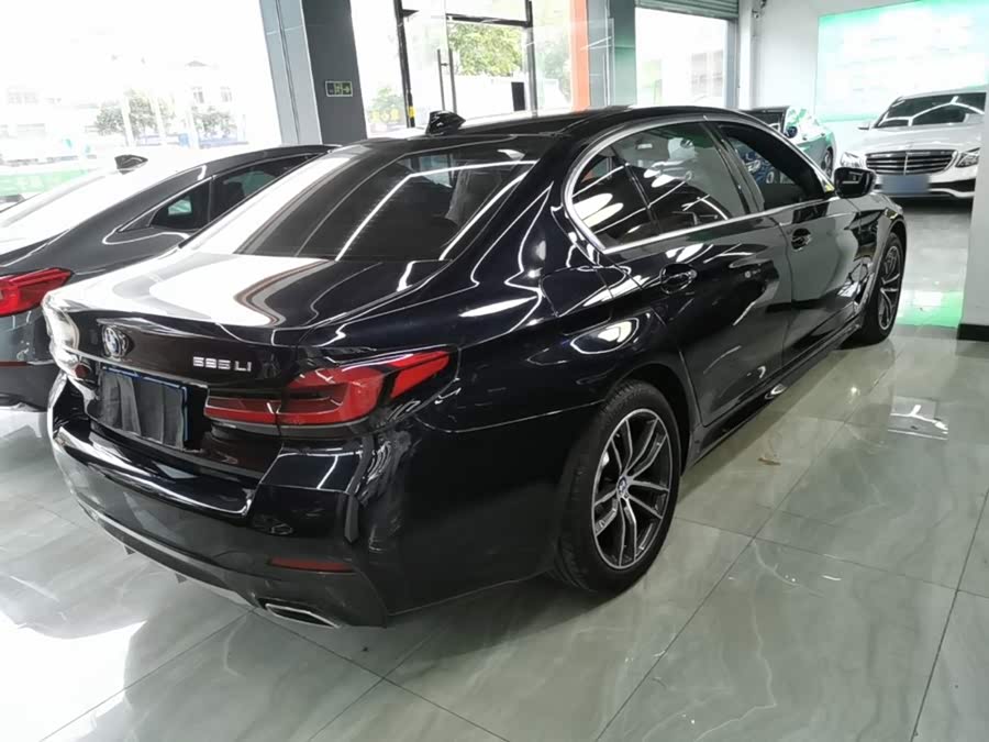 BMW 5 Series 2022, фото 7