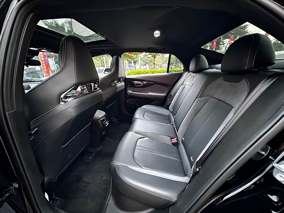 Trumpchi Shadow Leopard