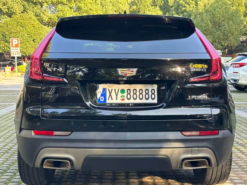 Cadillac XT4