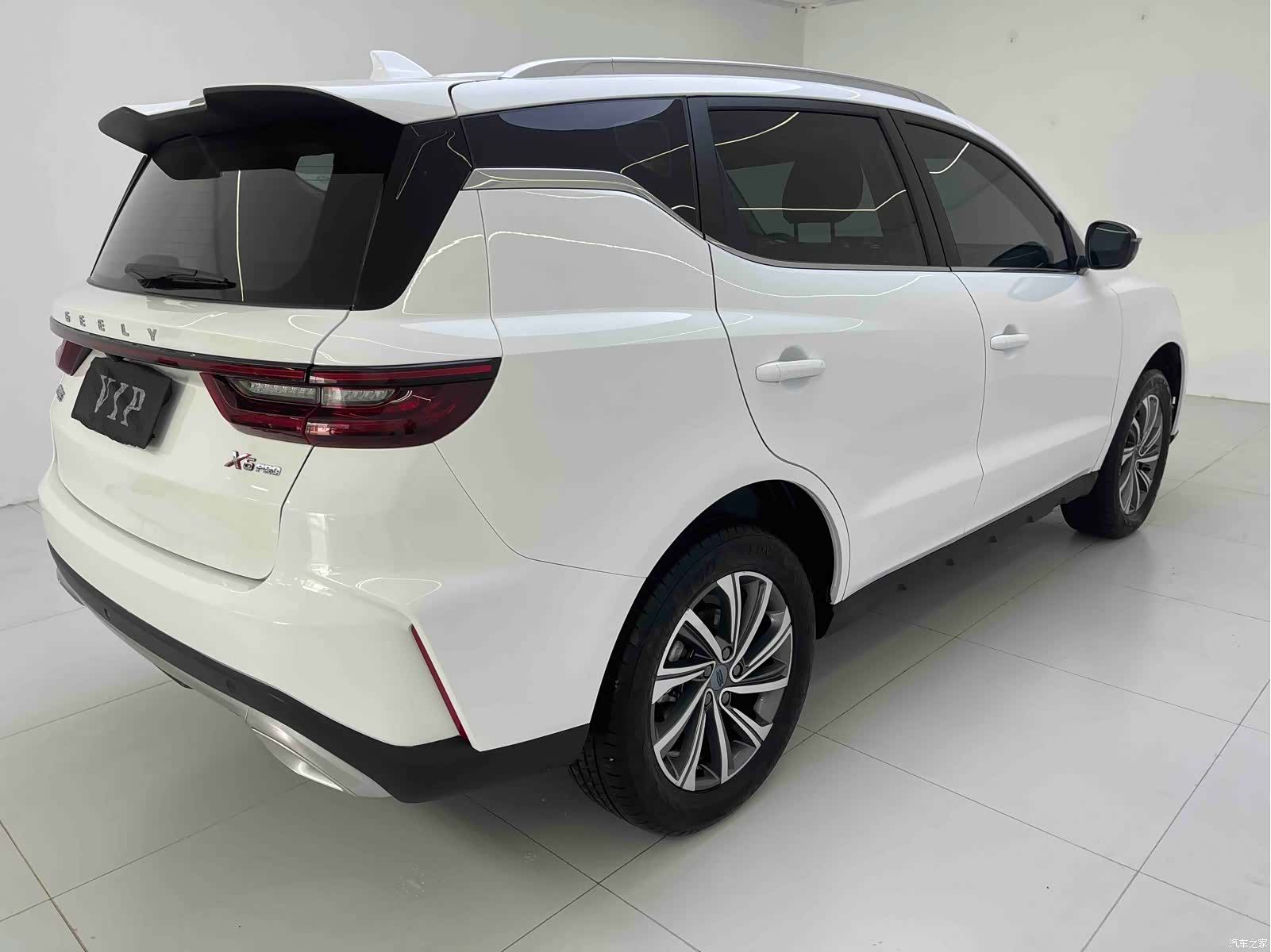 Geely X6, 2022 4
