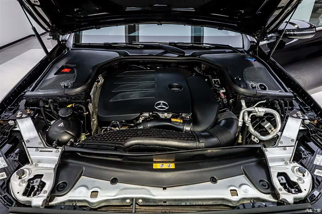Mercedes-Benz E-Class, 2023 29