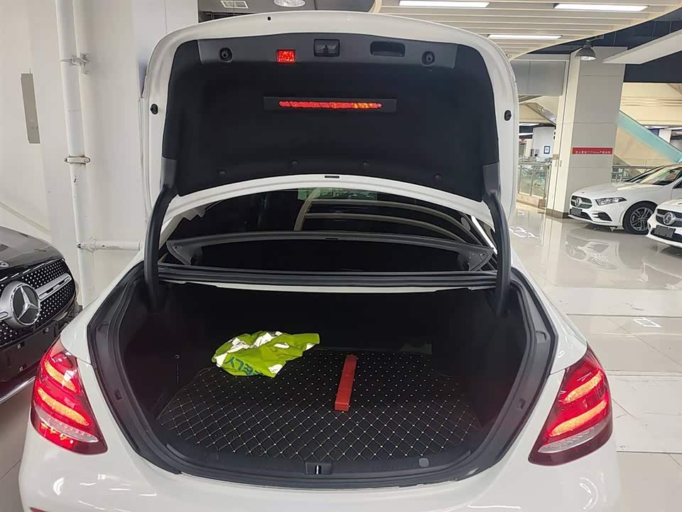 Mercedes-Benz E-class Mercedes-Benz E-class