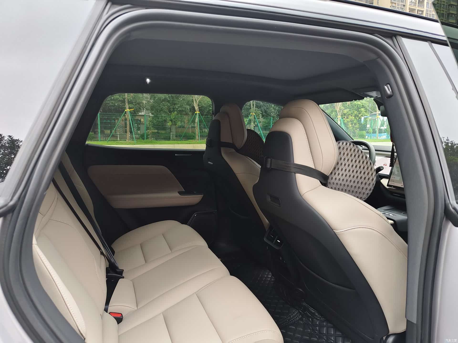 Volvo XC70, 2025 11