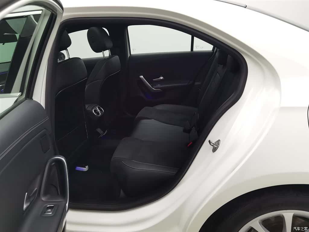 Mercedes-Benz A-Class, 2020 15
