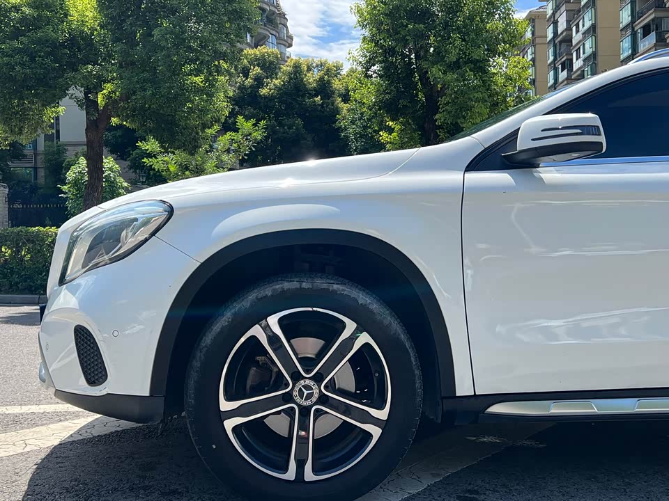 Mercedes-Benz GLA