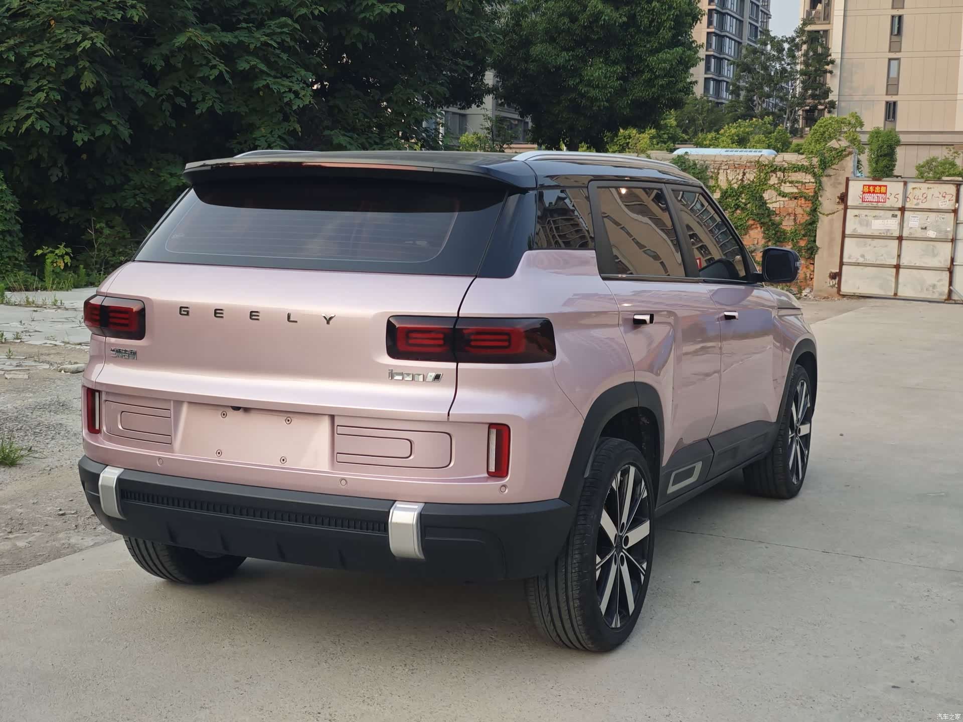 Geely Icon, 2022 17