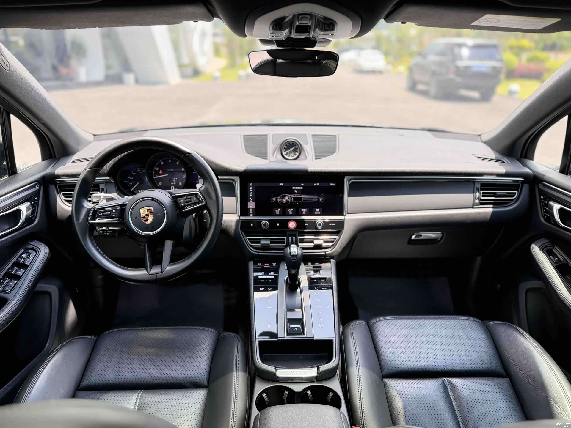 Porsche Macan, 2022 10